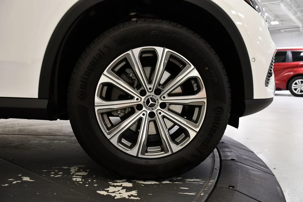 Certified Used 2026 Polar White Mercedes-Benz GLC 300 image 16