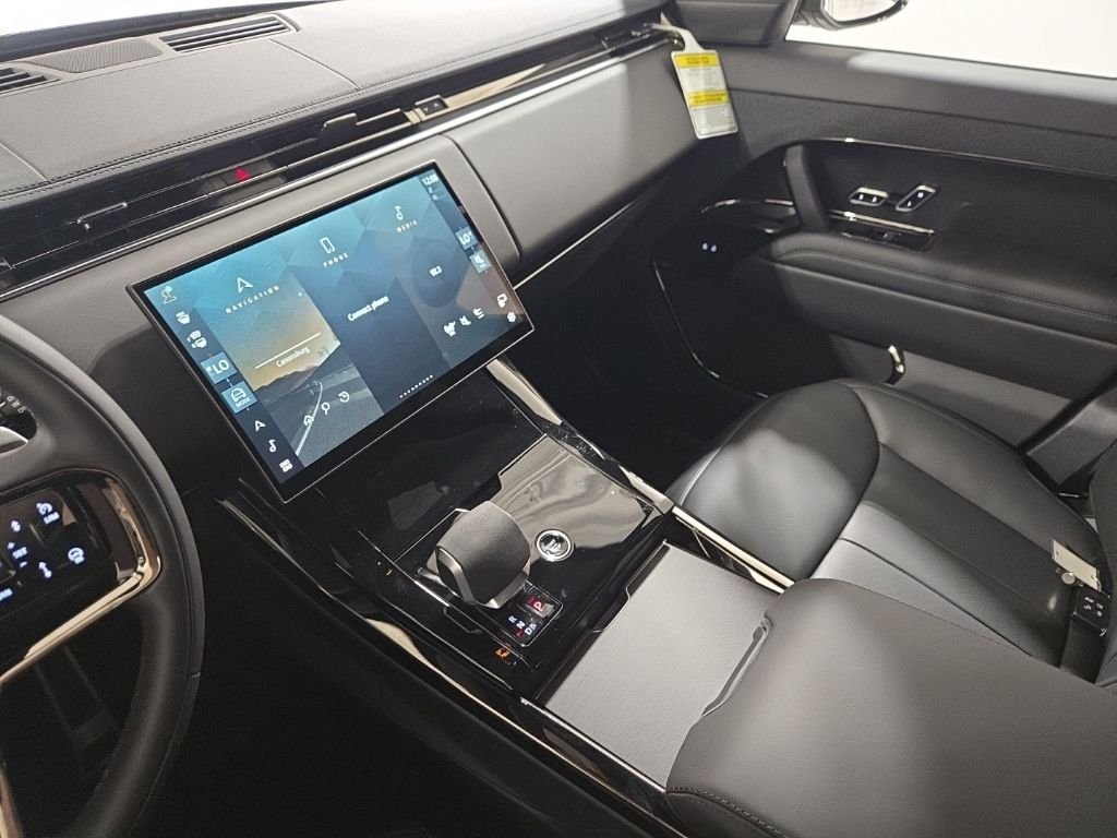 New 2026 Carpathian Grey Land Rover Dynamic SE image 17