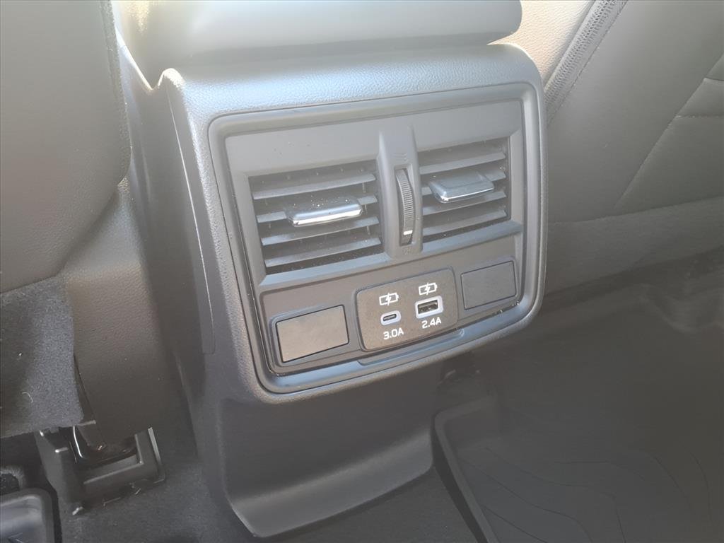 Used 2025 Ice Silver Metallic Ism Subaru Premium image 8
