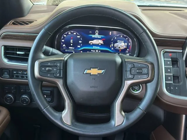 Used 2023 Iridescent Pearl Tricoat Chevrolet High Country image 25