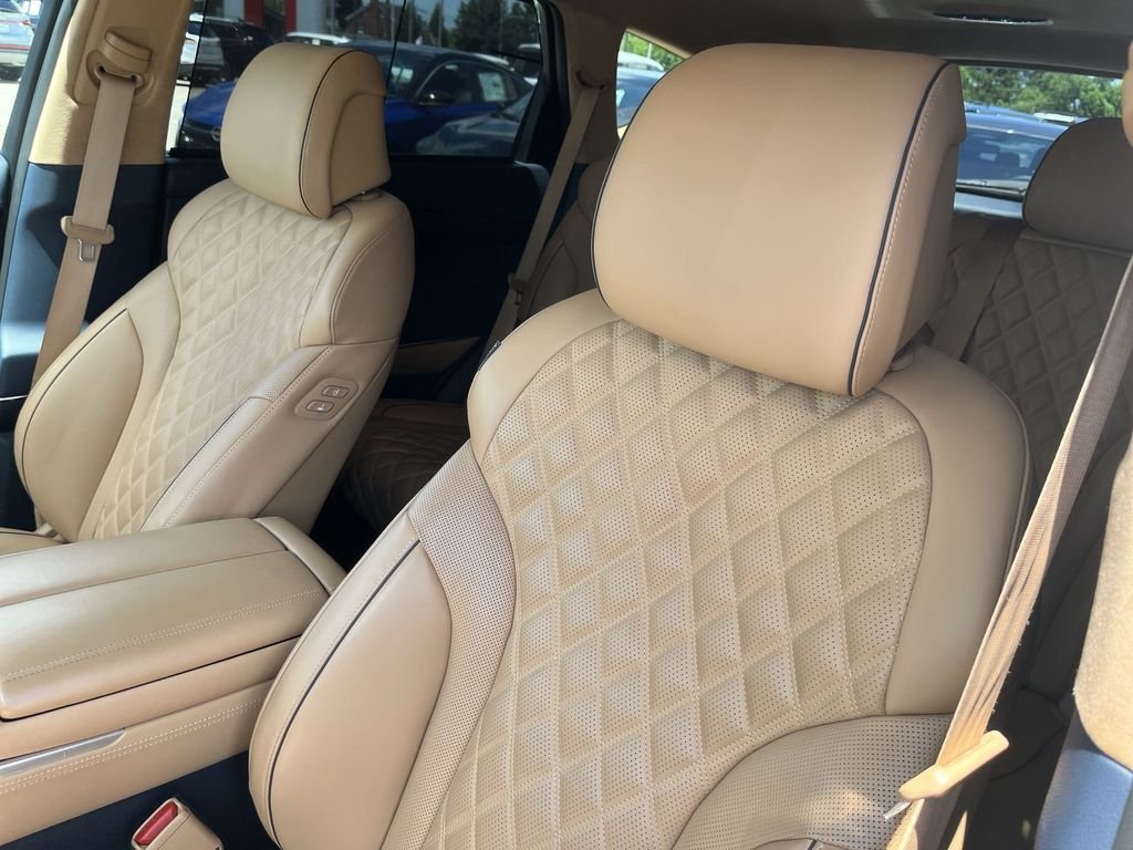Used 2024 White Genesis 3.5T Advanced image 11