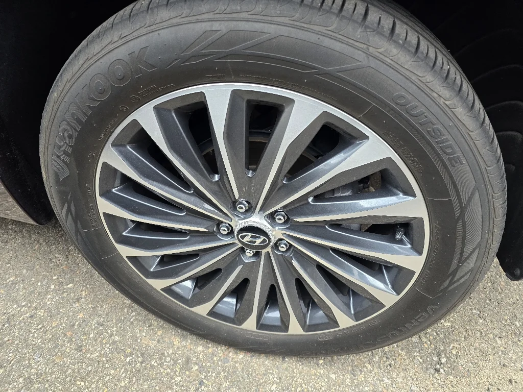Used 2024 Sierra Burgundy Hyundai Calligraphy image 19