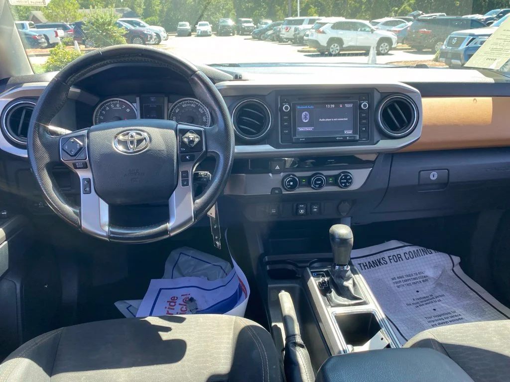 Used 2018 Black Toyota SR5 image 8