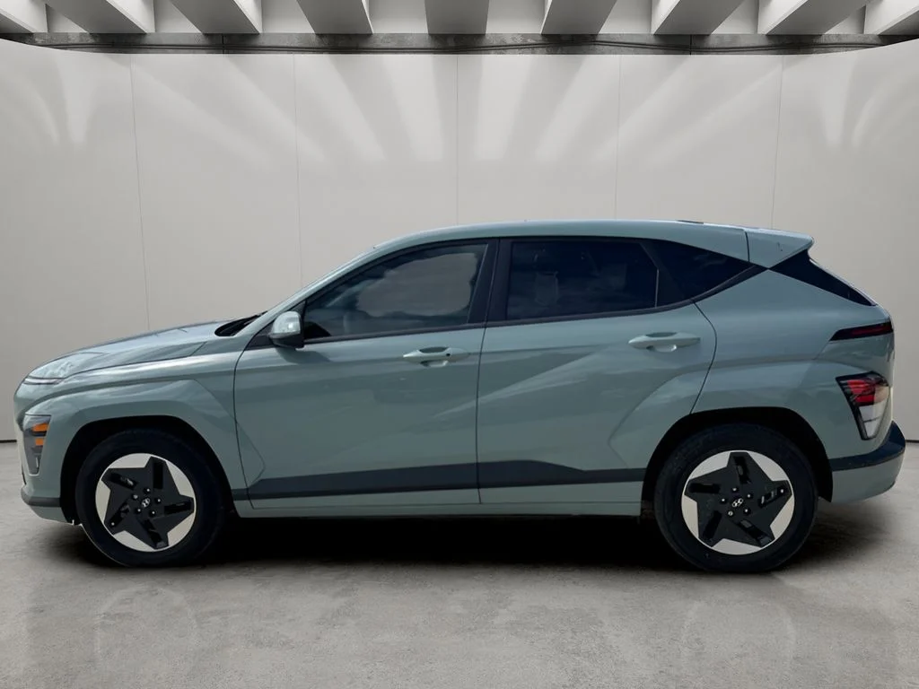 Used 2024 Mirage Green Hyundai SE image 2