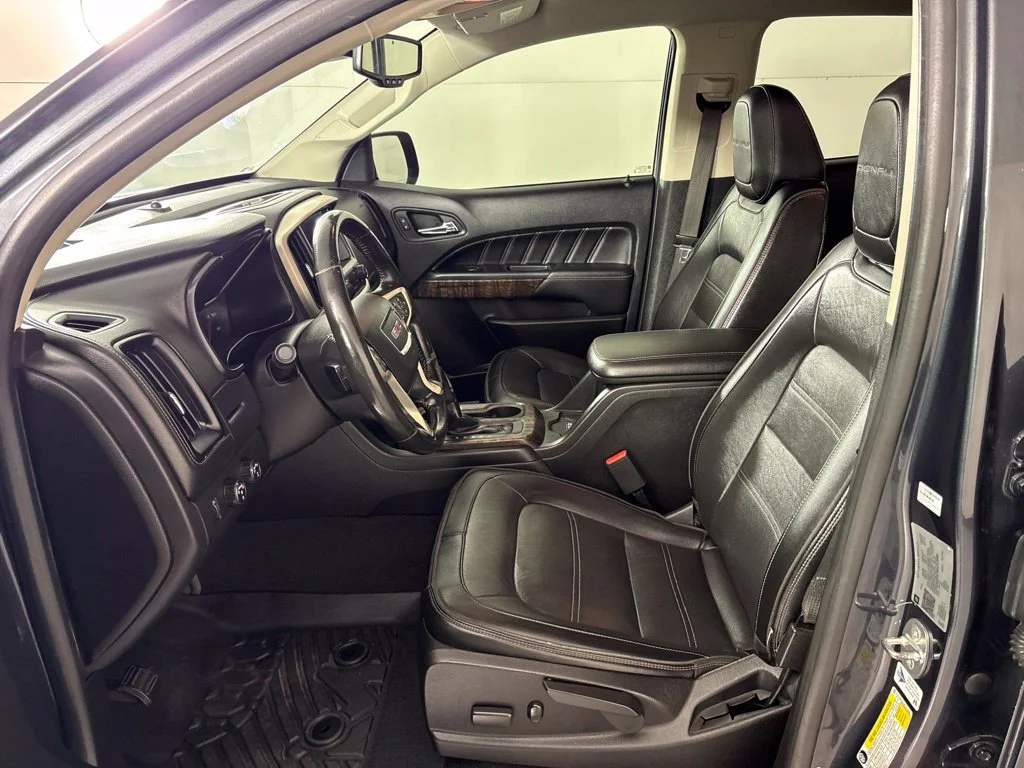 Used 2021 Green GMC Denali image 29
