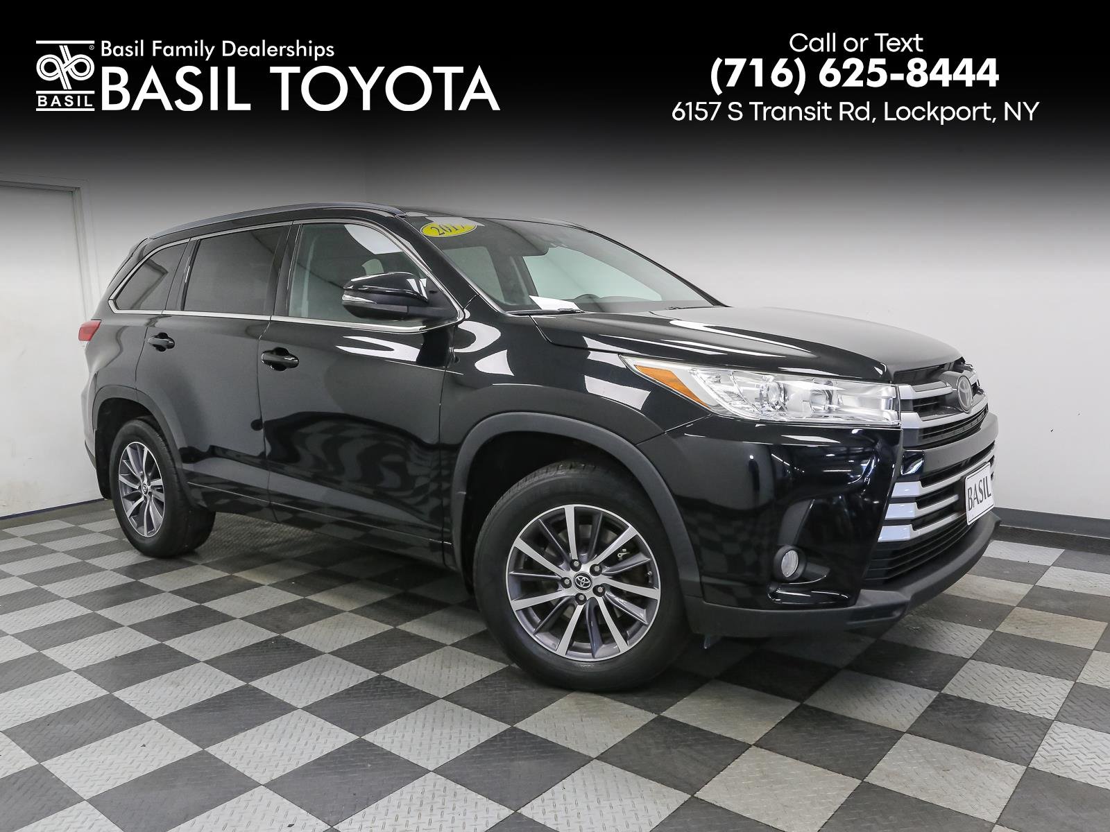 Used 2017 Midnight Black Metallic TOYOTA  image 1