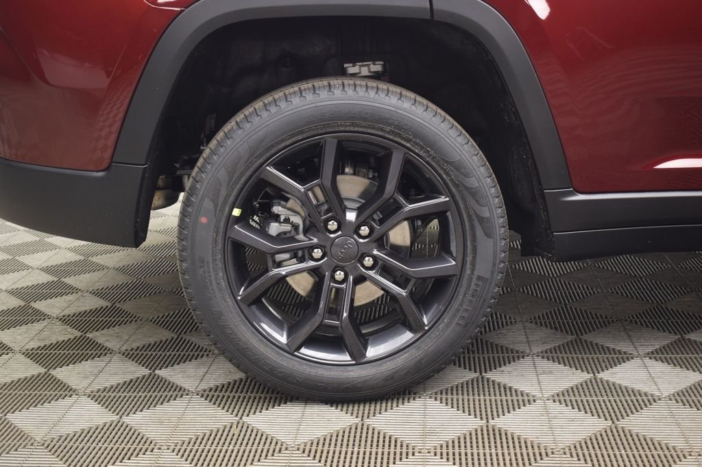 New 2025 Velvet Red Pearl-Coat Exterior Paint Jeep Limited image 11