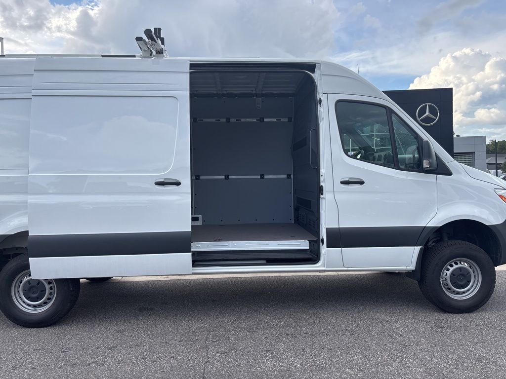 Used 2024 White Mercedes-Benz Cargo 170 WB image 18