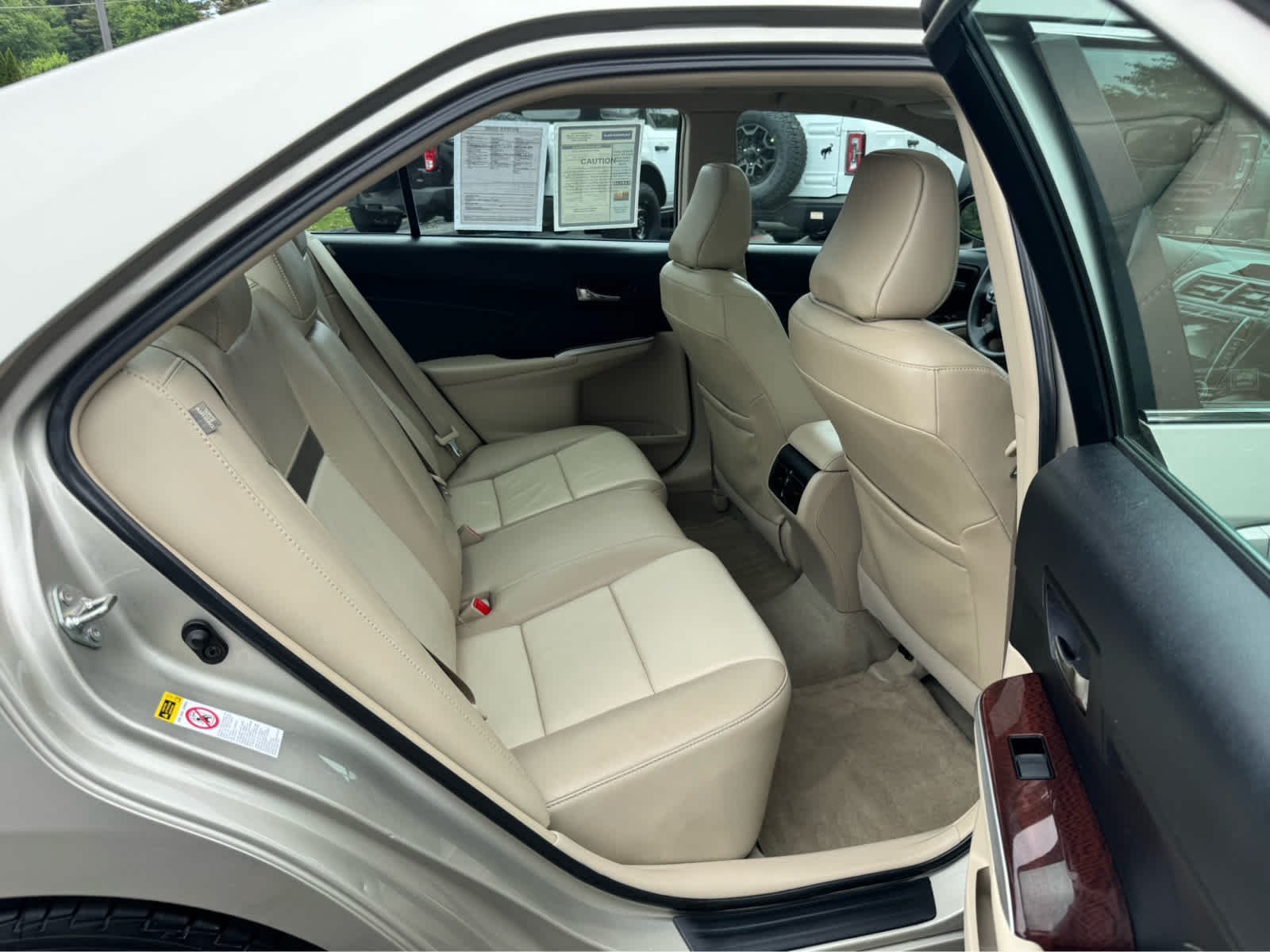 Used 2014 Creme Brulee Mica Toyota XLE image 10