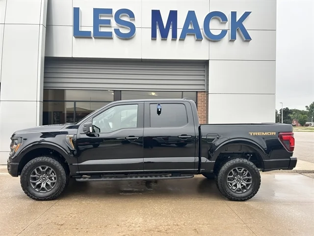New 2026 Agate Black Metallic FORD Tremor® image 8