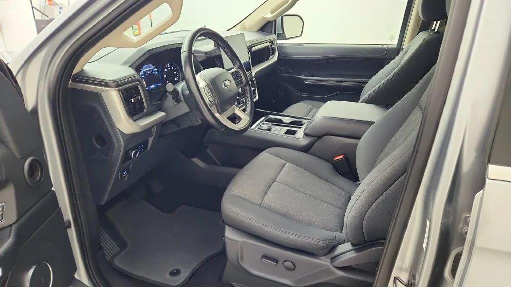 Used 2024 Gray Ford XLT image 9
