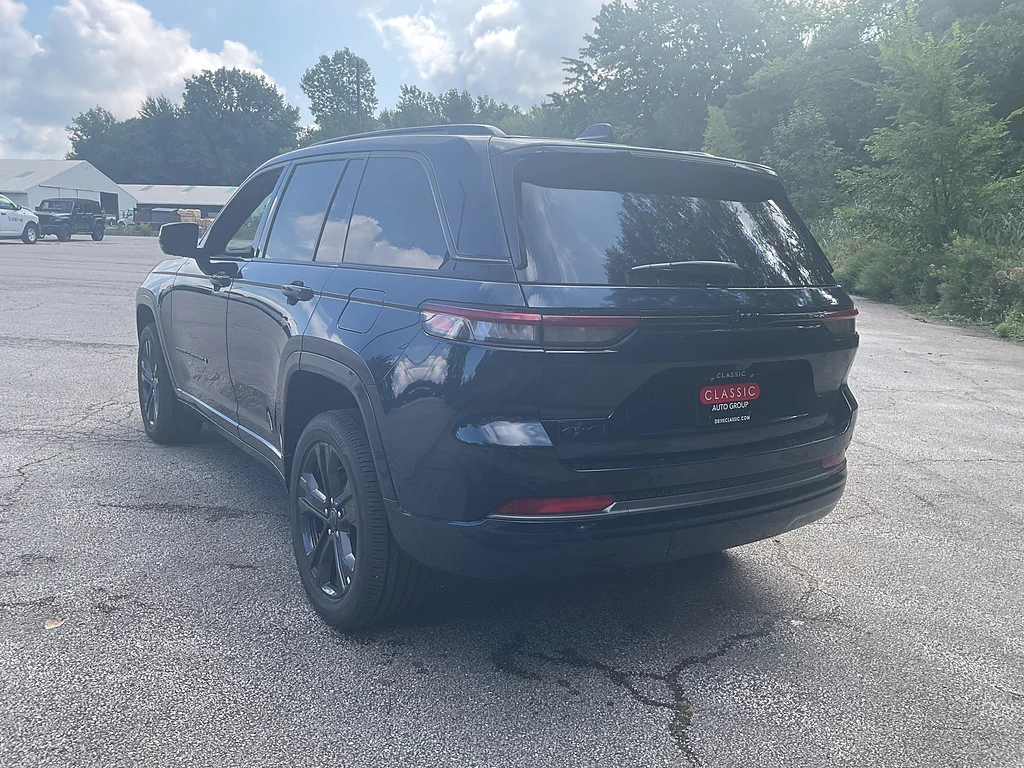New 2027 Fathom Blue Pearlcoat Jeep Limited Reserve image 5