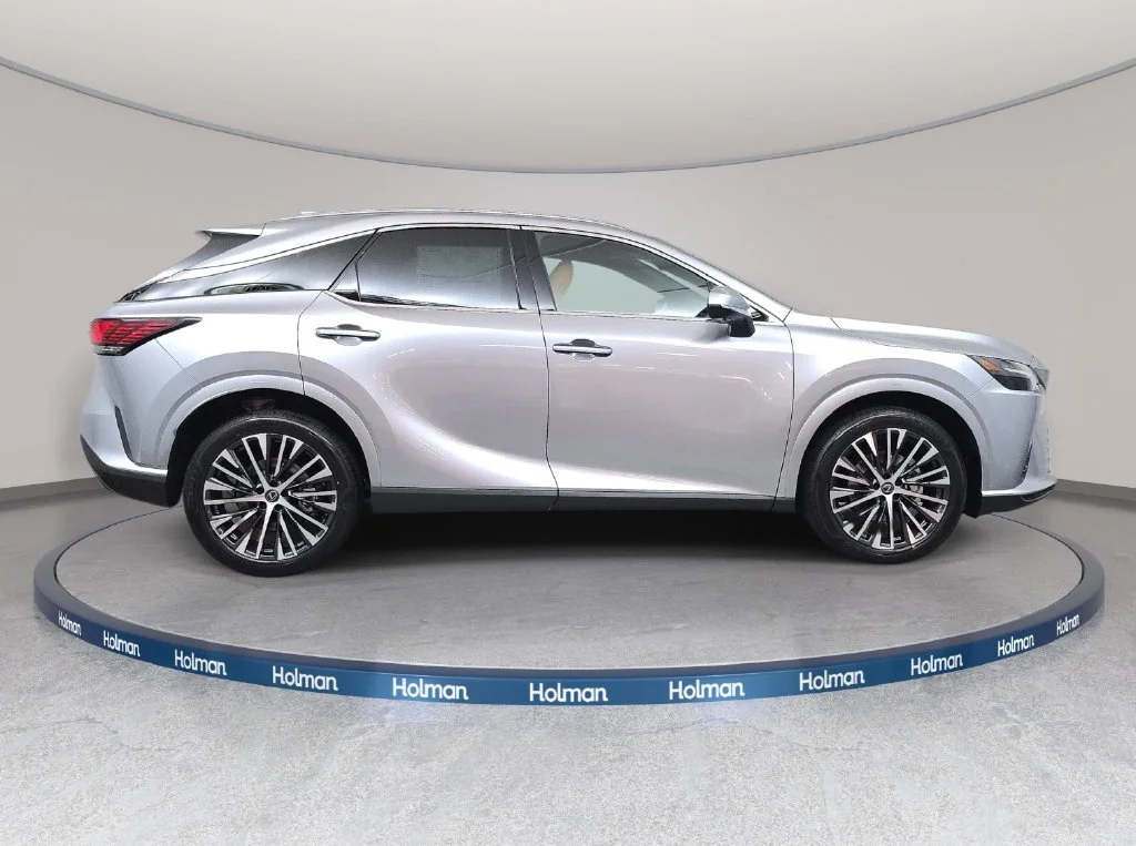 New 2026 Iridium Lexus PREMIUM PLUS image 4