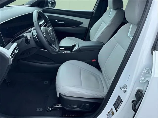 Used 2025 White Hyundai Limited image 6