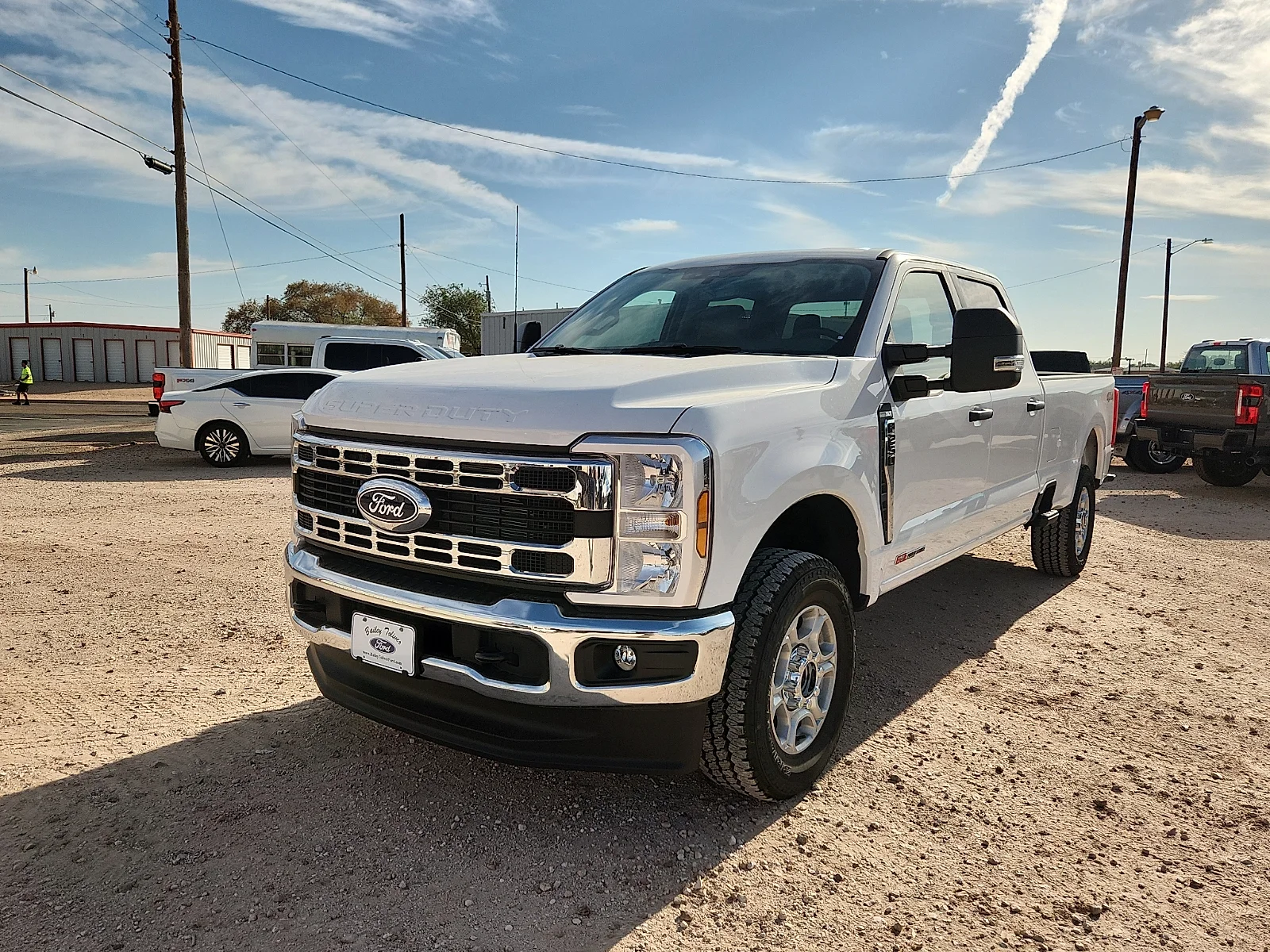 New 2027 Oxford White Ford XLT image 3