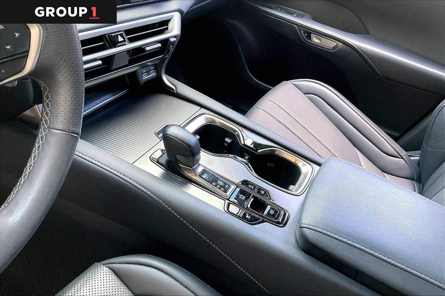 Used 2024 Copper Crest Lexus F SPORT Handling image 14
