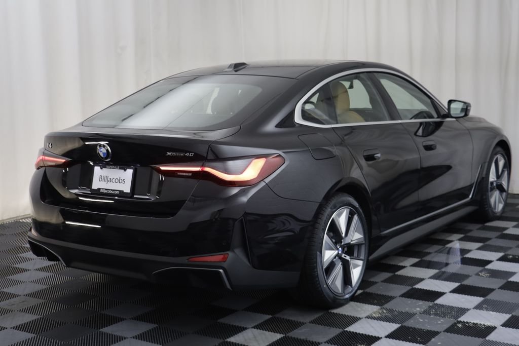 New 2026 Black Sapphire Metallic BMW xDrive40 image 18