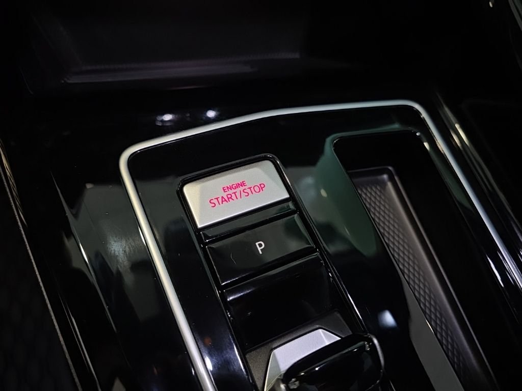 2025 Volkswagen Golf GTI SE - Photo 27