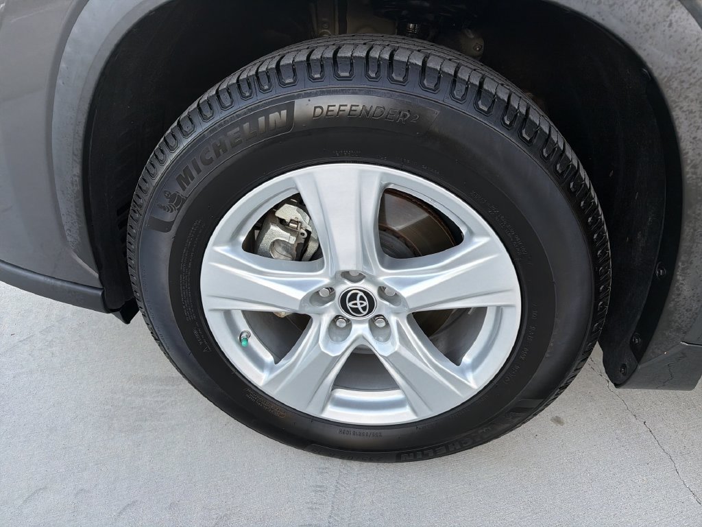 2023 Toyota Highlander L - Photo 32