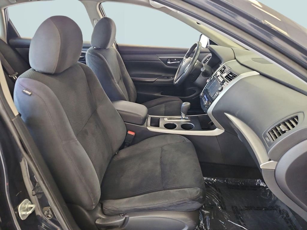 Used 2015 Storm Nissan 2.5 SV image 28