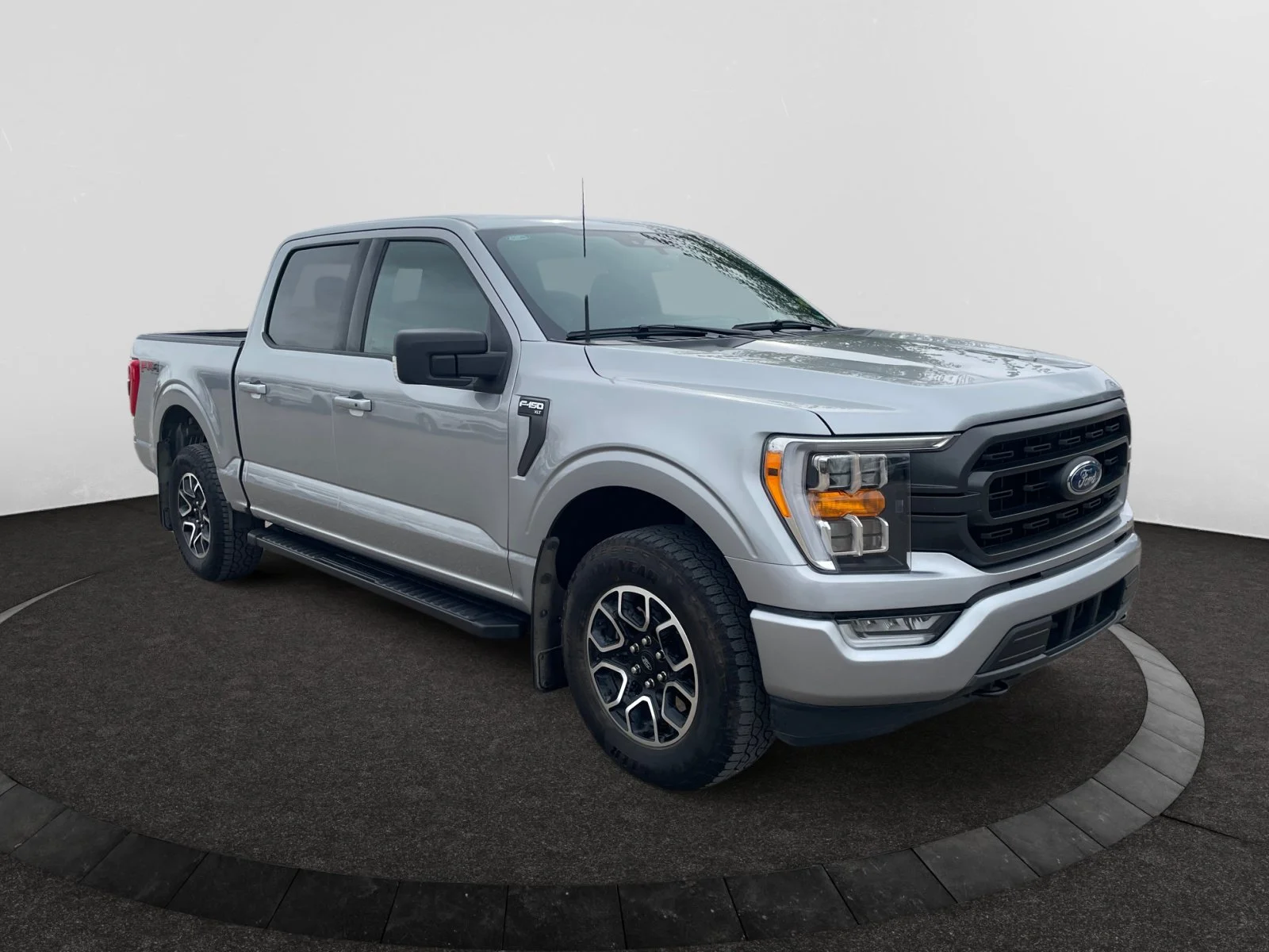 Used 2023 GREY Ford XLT SuperCrew 302A image 7