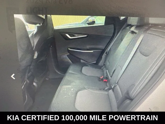 Used 2024 White Kia Light image 7