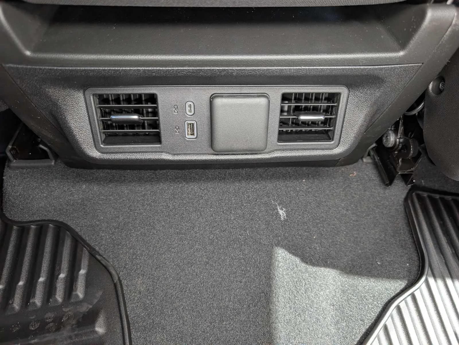 New 2026 Sterling Metallic GMC Elevation image 17