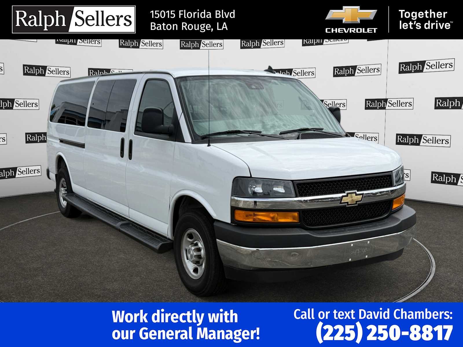 2023 Chevrolet Express 3500 LT Extended's photo