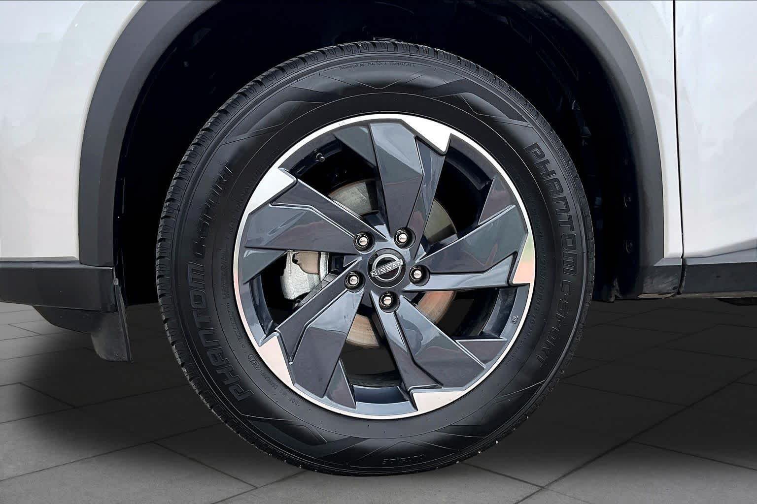 Certified Used 2025 Brilliant Silver Metallic Nissan SV image 11