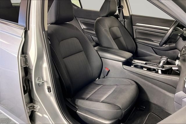 Used 2023 Silver Nissan 2.5 SV image 27