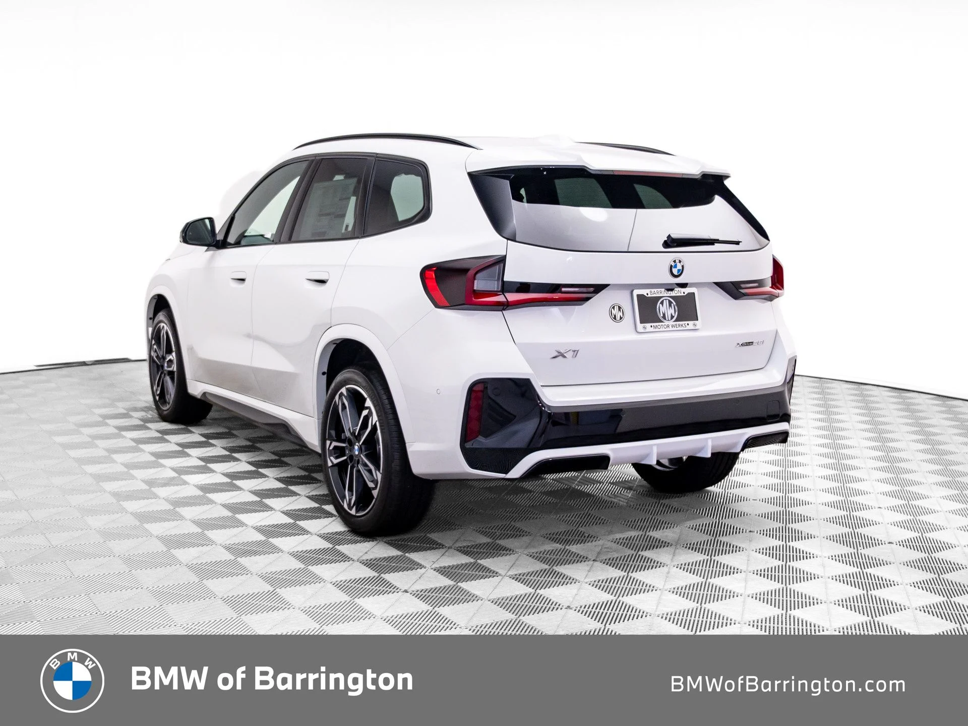 New 2026 White BMW xDrive28i image 3