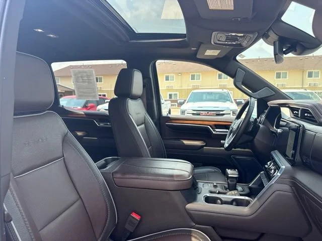 Used 2023 Onyx Black GMC Denali image 45