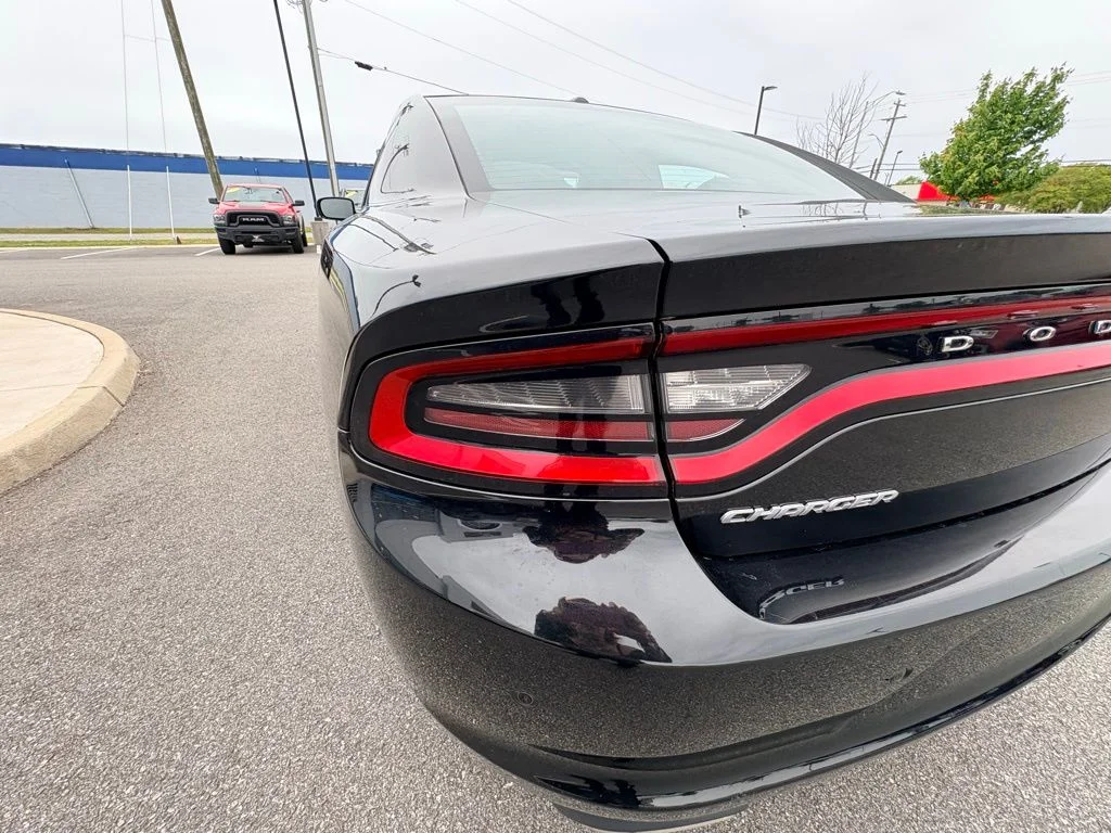 Used 2020 Black Dodge SXT image 6
