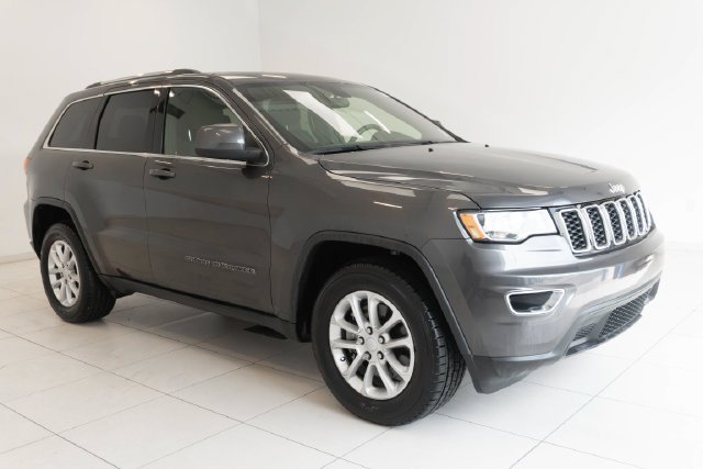 Used 2021 Gray Jeep Laredo E image 21