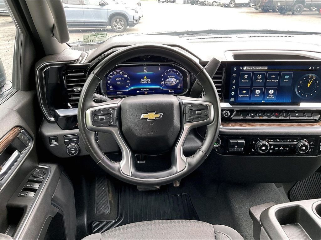 Used 2025 Gray Chevrolet LT image 17