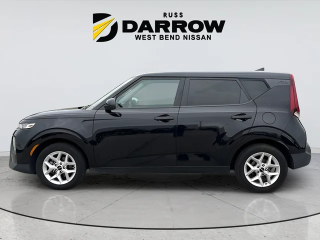 Used 2022 Black Kia LX image 2