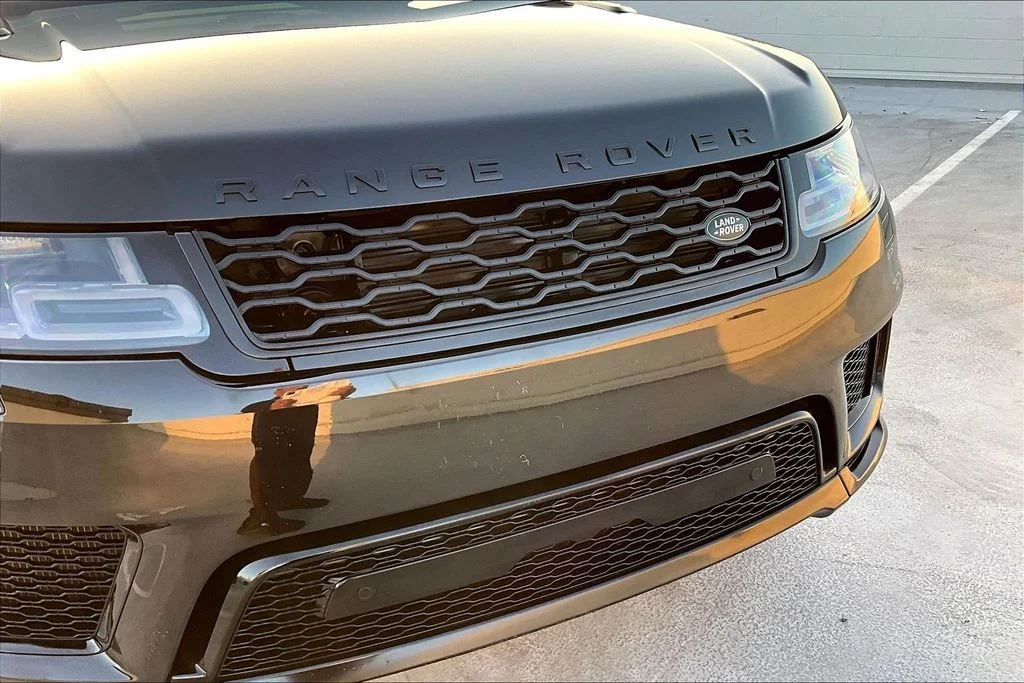 Used 2022 Black Land Rover HSE Dynamic image 31