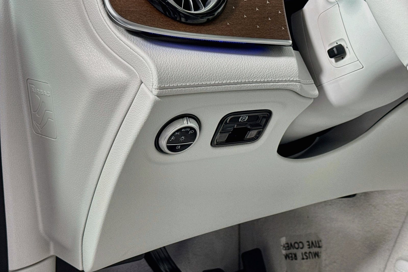 New 2027 Twilight Blue Metallic Mercedes-Benz EQE 320 image 10