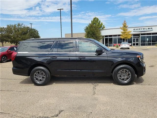 Used 2025 Agate Black Metallic Ford Active 4x2 image 4