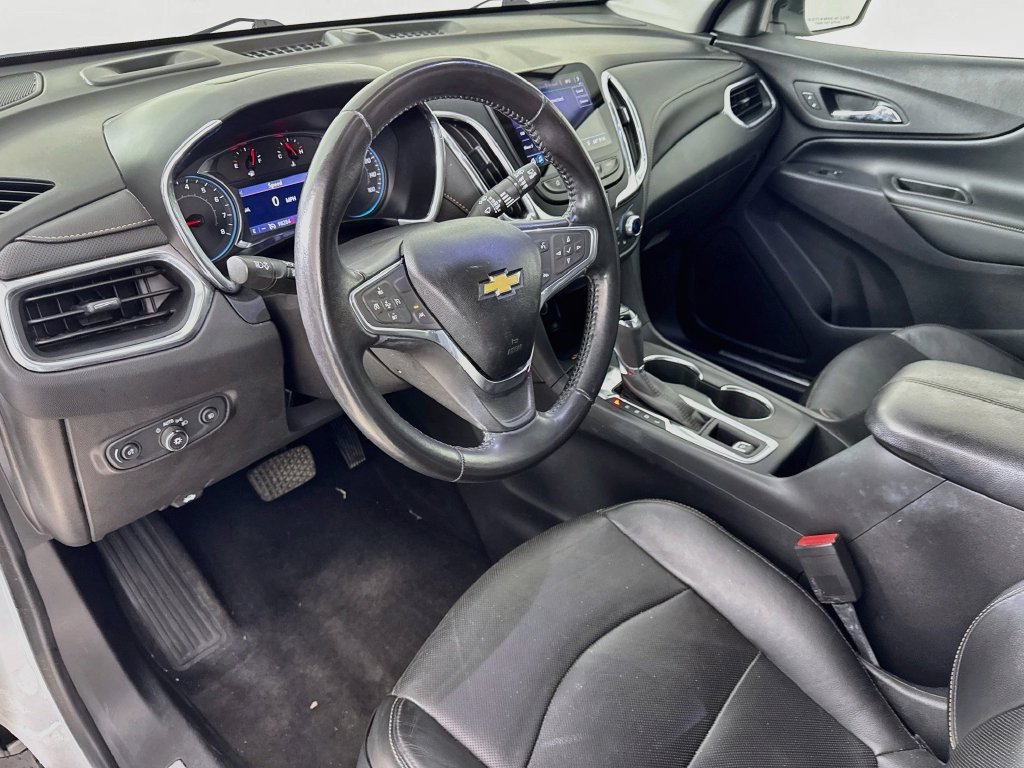 Used 2020 Iridescent Pearl Tricoat Chevrolet Premier image 9