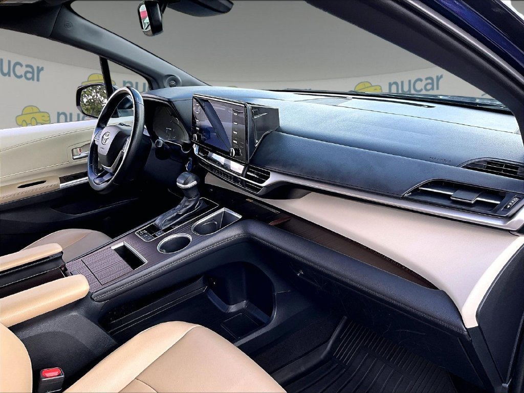 Used 2022  Toyota XLE image 14