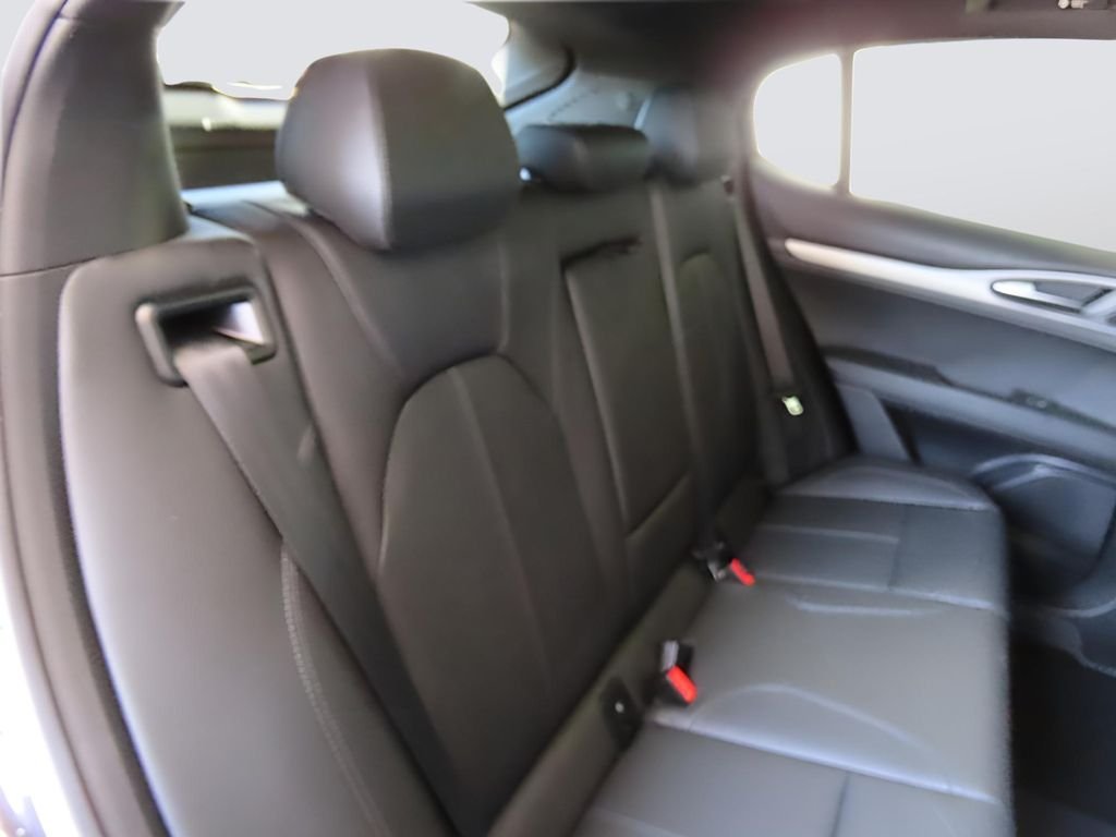 2025 Alfa Romeo Stelvio Base - Photo 14
