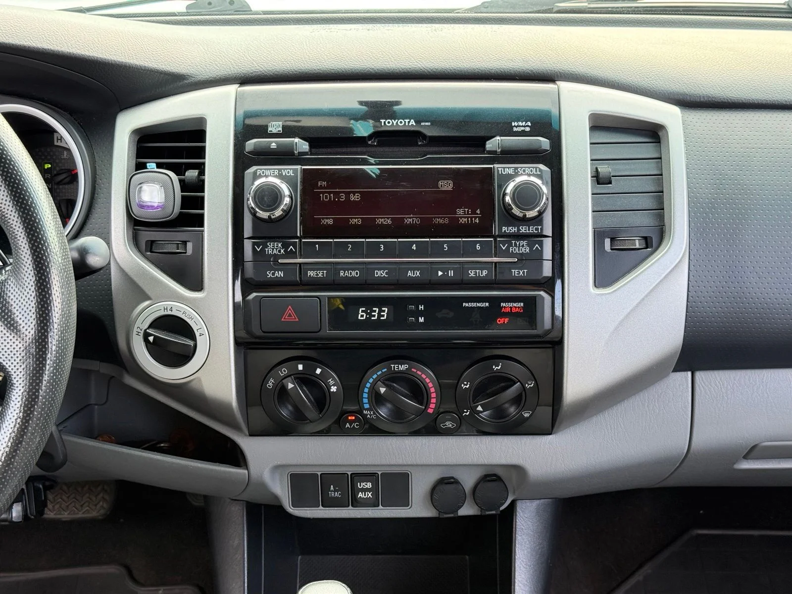 Used 2012 White Toyota Base image 19