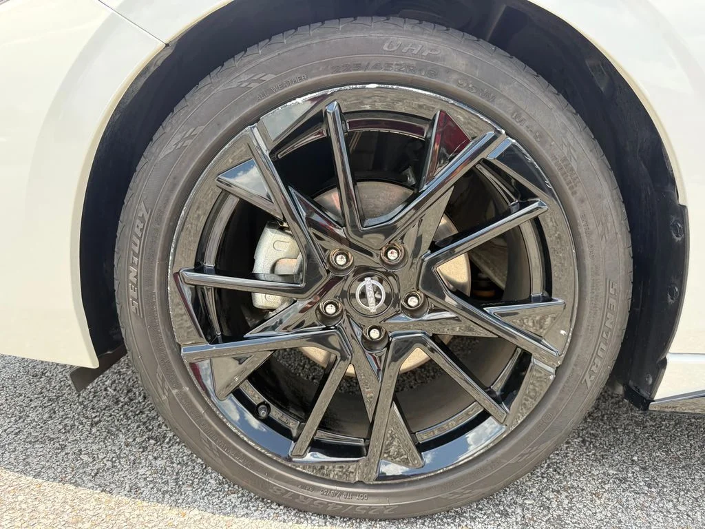 Used 2025 White Nissan SR image 25