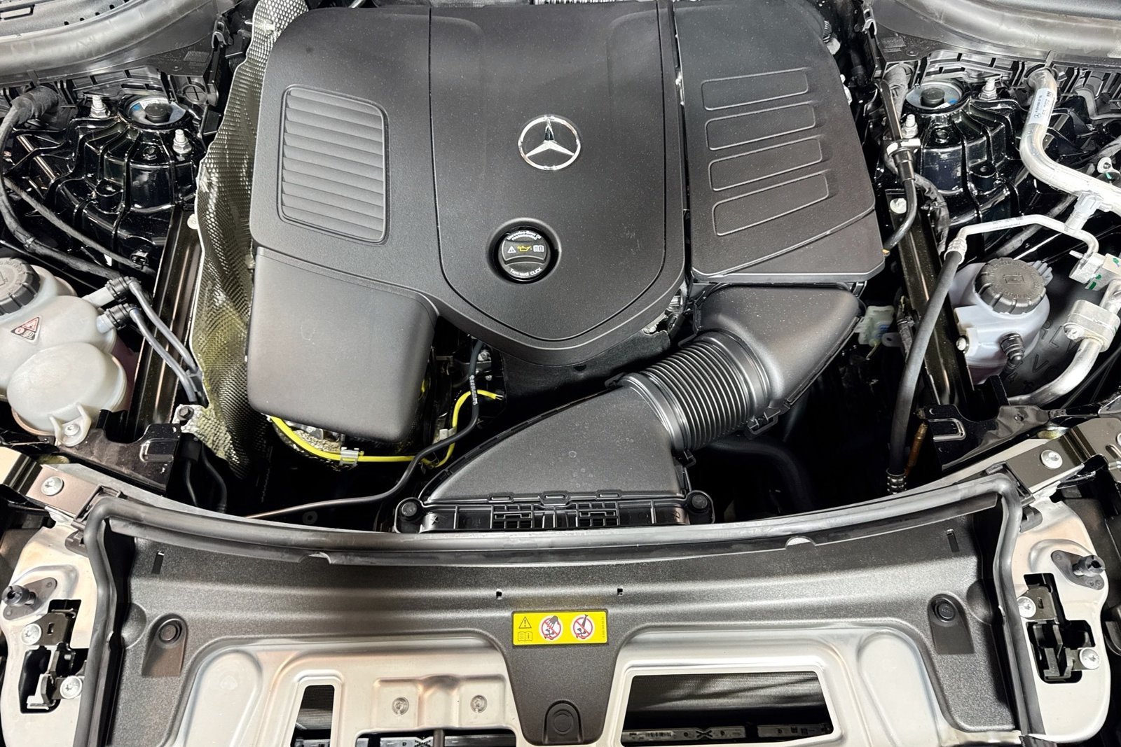 New 2026 Black Mercedes-Benz GLC 300 image 28