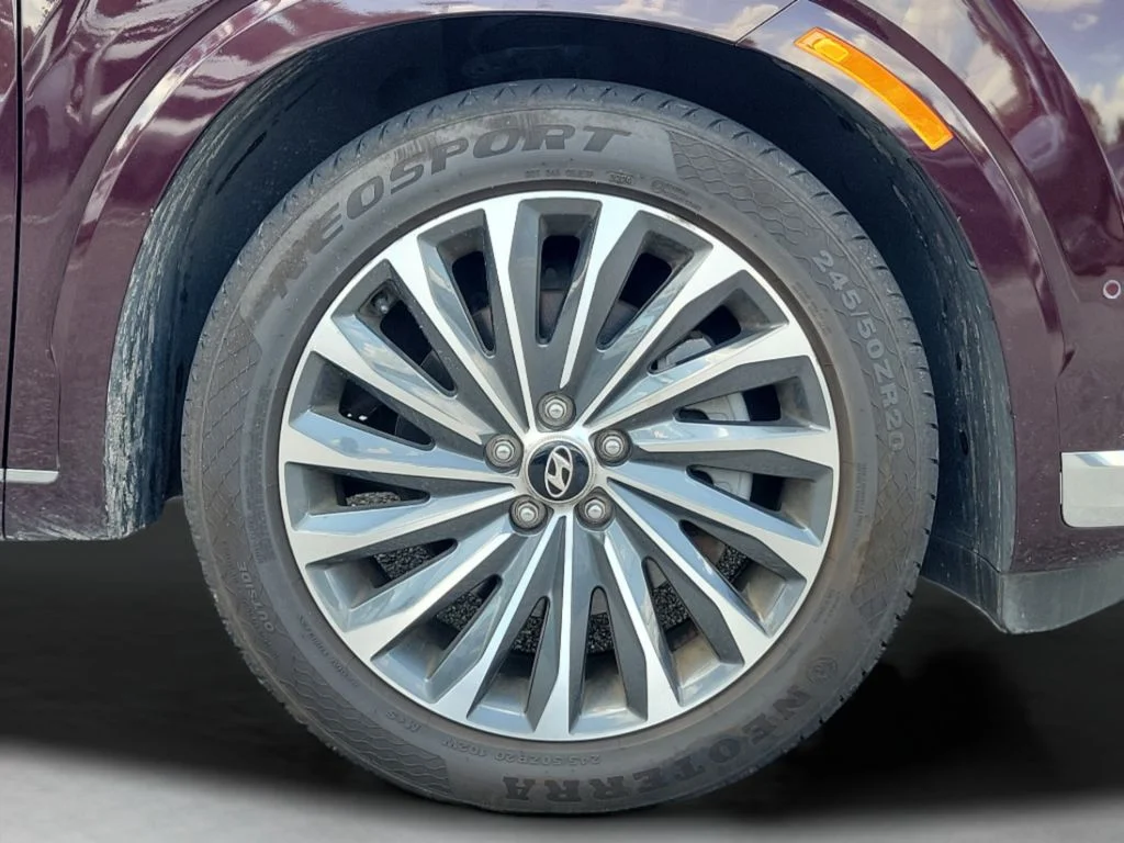 Used 2024 Red Hyundai Calligraphy image 37