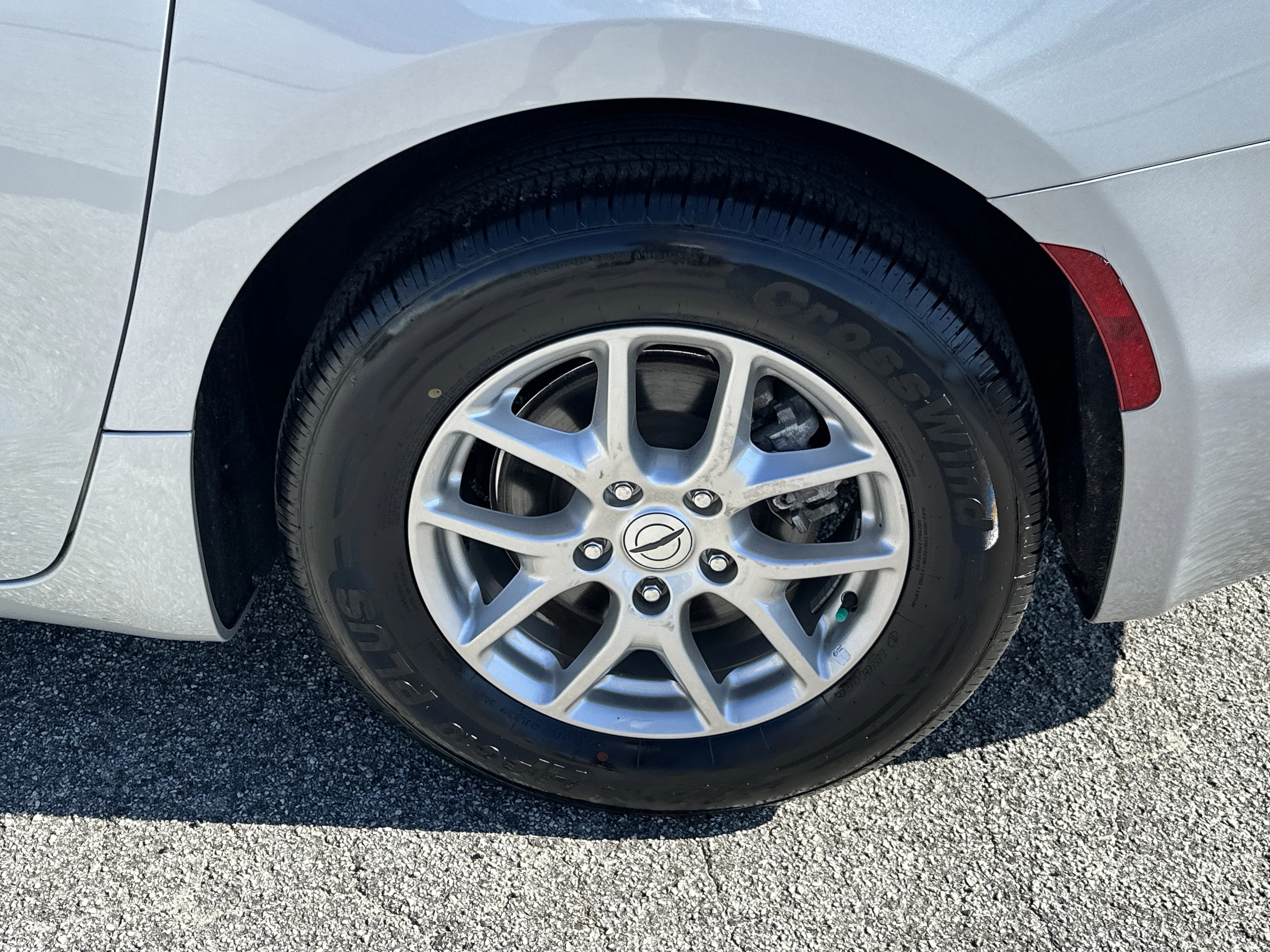 2024 Chrysler Pacifica Touring L - Photo 19