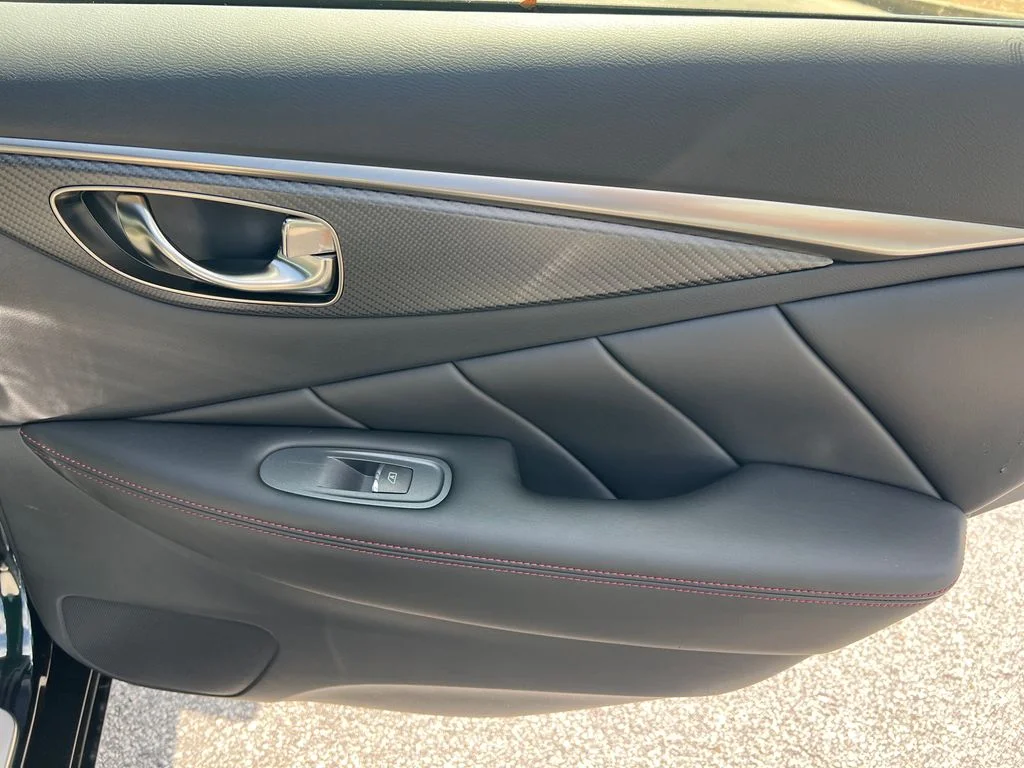 Used 2023 Black INFINITI Red Sport 400 image 17