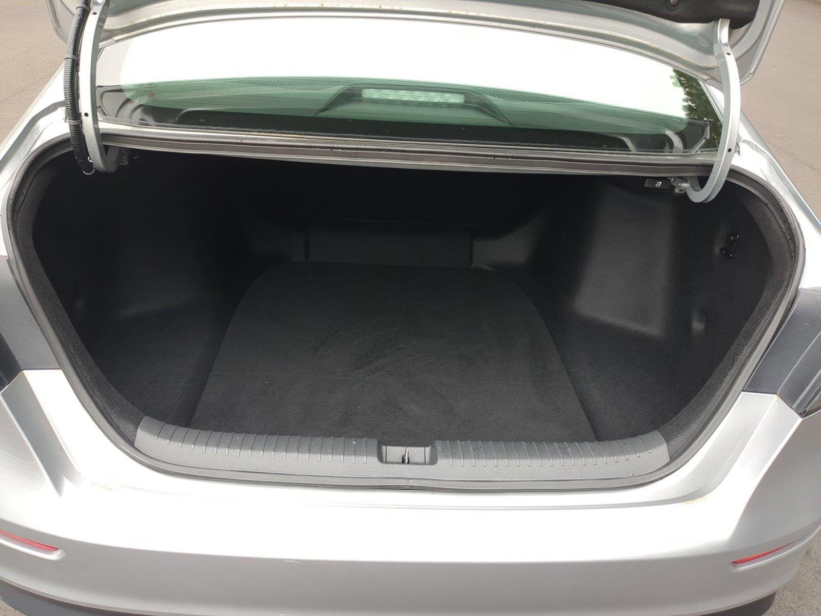 Used 2024 Solar Silver Metallic Honda LX image 31