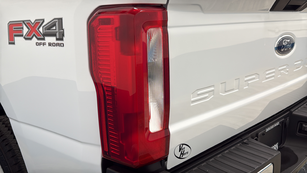 Used 2026 Oxford White Ford XLT image 36